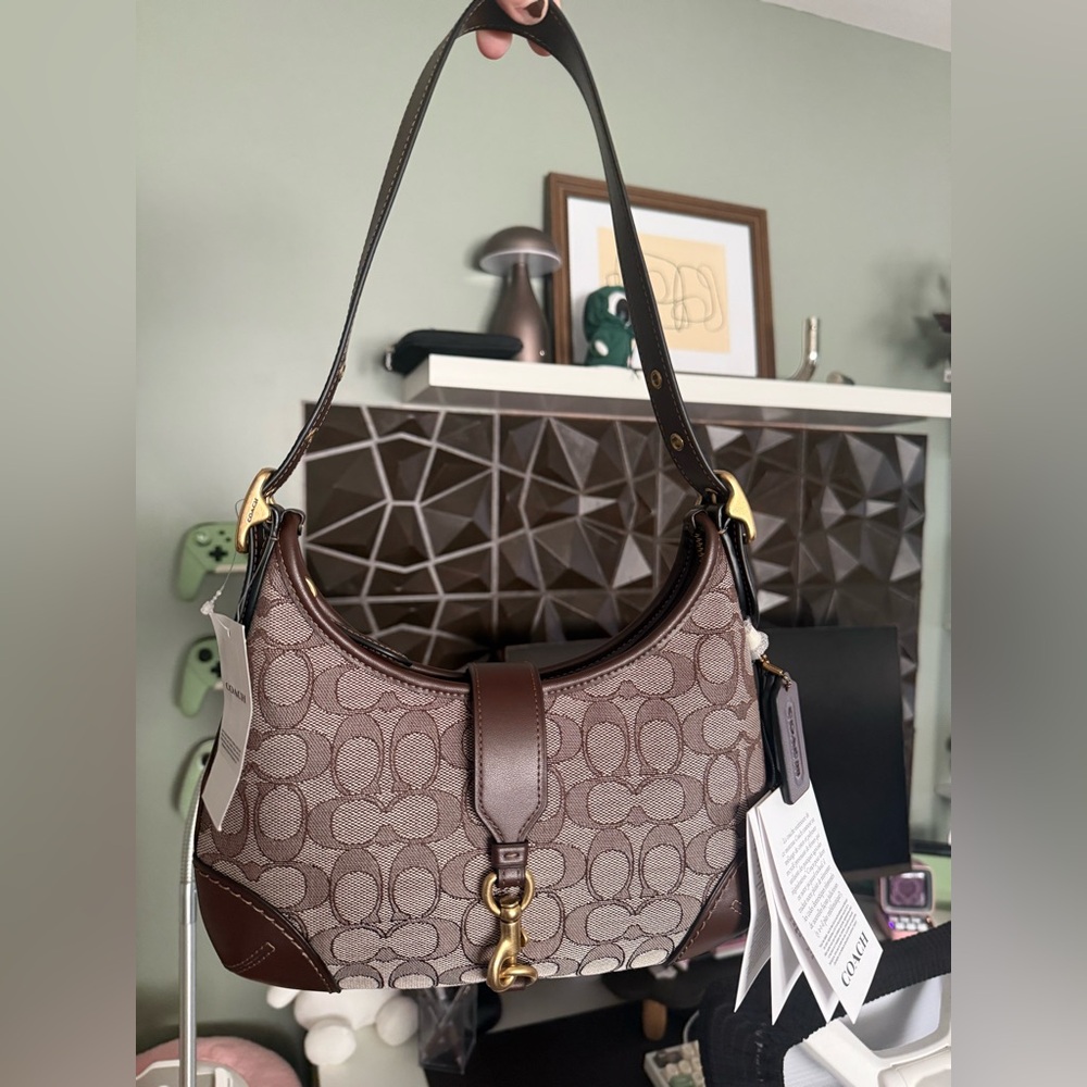 NEW Coach Hamptons signature jaquard hobo bag in maple